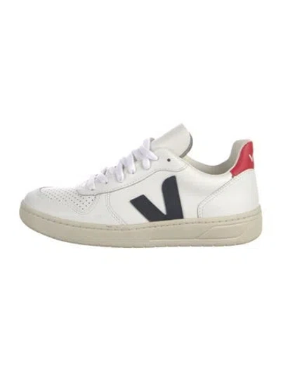 Pre-owned Veja Leather Sneakers In White