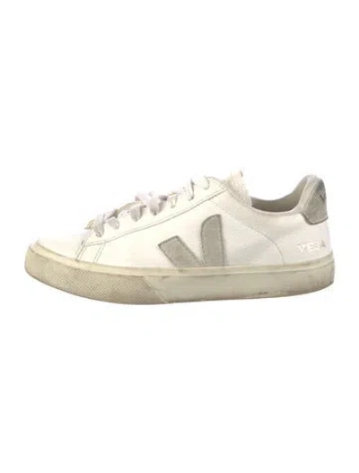 Pre-owned Veja Leather Sneakers In White
