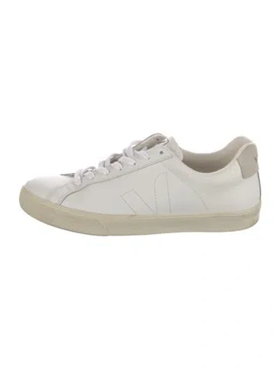 Pre-owned Veja Leather Sneakers In White
