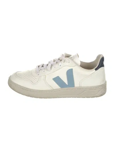 Pre-owned Veja Leather Sneakers In White