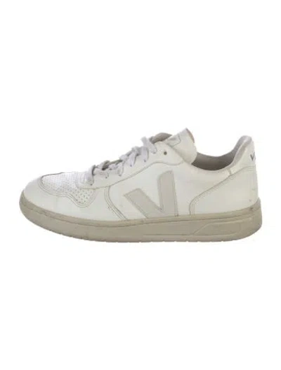 Pre-owned Veja Leather Sneakers In White