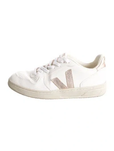 Pre-owned Veja Leather Sneakers In White