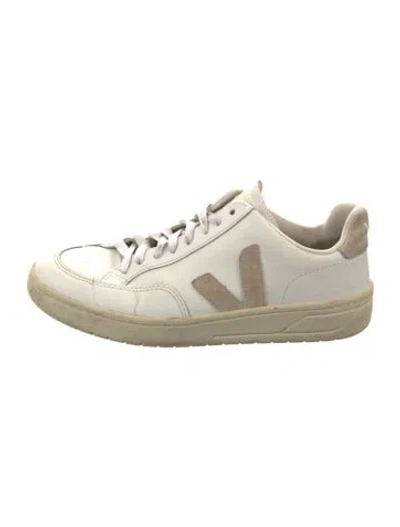 Pre-owned Veja Leather Sneakers In White