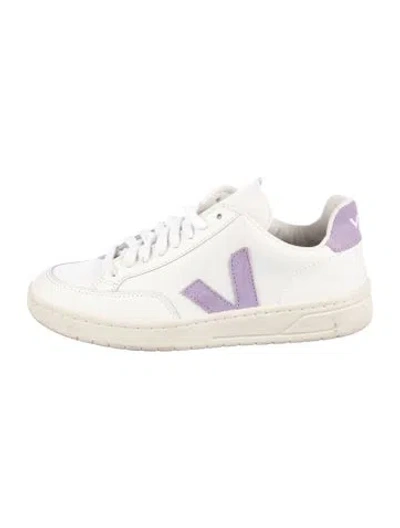 Pre-owned Veja Leather Sneakers In White