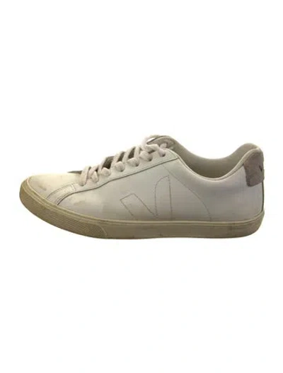 Pre-owned Veja Leather Sneakers In White