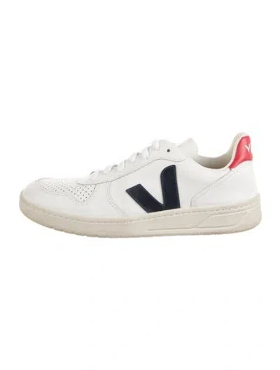Pre-owned Veja Leather Sneakers In White
