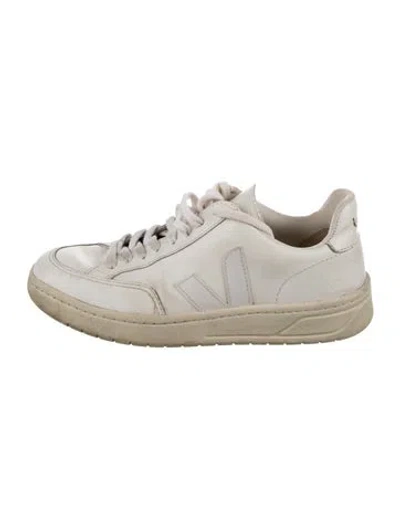 Pre-owned Veja Leather Sneakers In White
