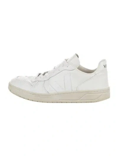 Pre-owned Veja Leather Sneakers In White