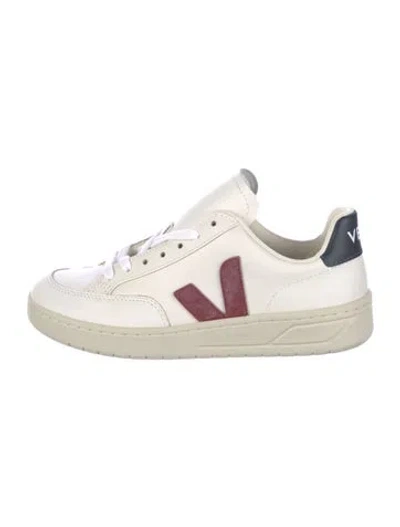 Pre-owned Veja Leather Sneakers In White