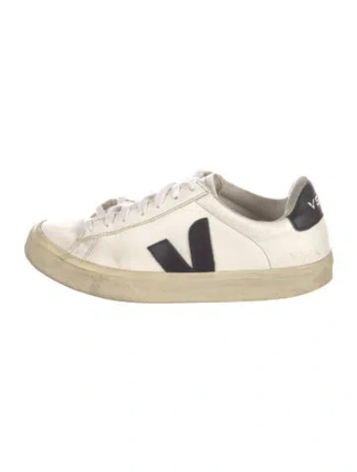 Pre-owned Veja Leather Sneakers In White