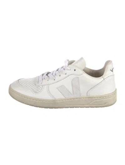 Pre-owned Veja Leather Sneakers In White
