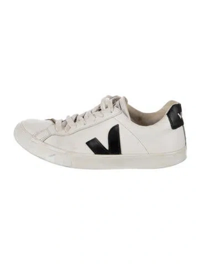 Pre-owned Veja Leather Sneakers In White