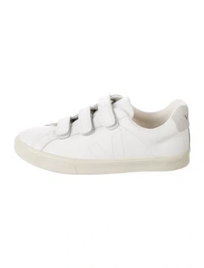 Pre-owned Veja Leather Sneakers In White