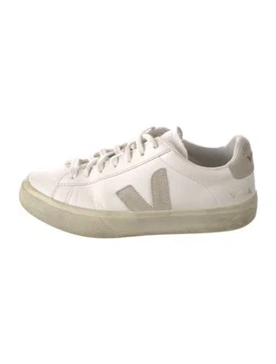 Pre-owned Veja Leather Sneakers In White