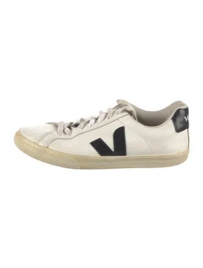 Pre-owned Veja Leather Sneakers In White