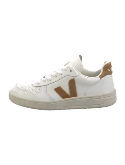 Pre-owned Veja Leather Sneakers In White