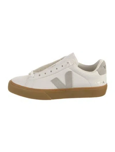 Pre-owned Veja Leather Sneakers In White