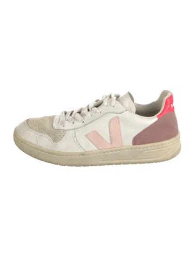 Pre-owned Veja Leather Sneakers In White