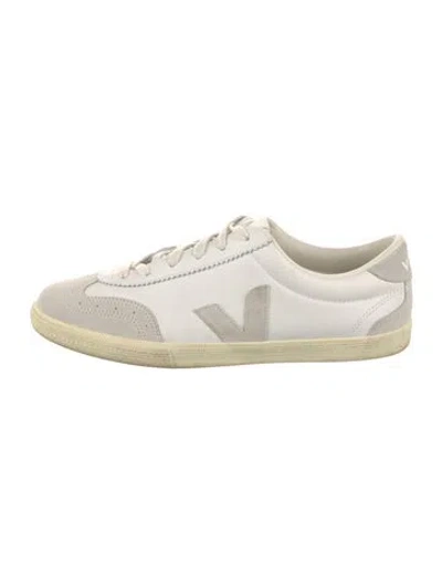 Pre-owned Veja Leather Sneakers In White