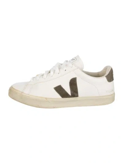 Pre-owned Veja Leather Sneakers In White