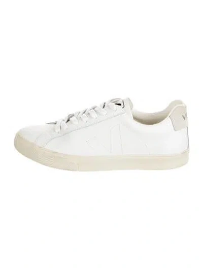 Pre-owned Veja Leather Sneakers In White