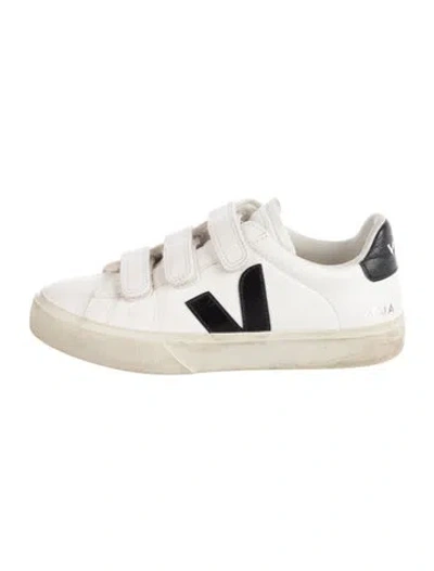 Pre-owned Veja Leather Sneakers In White
