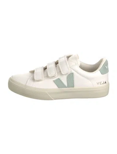 Pre-owned Veja Leather Sneakers In White