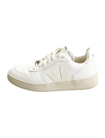 Pre-owned Veja Leather Sneakers In White