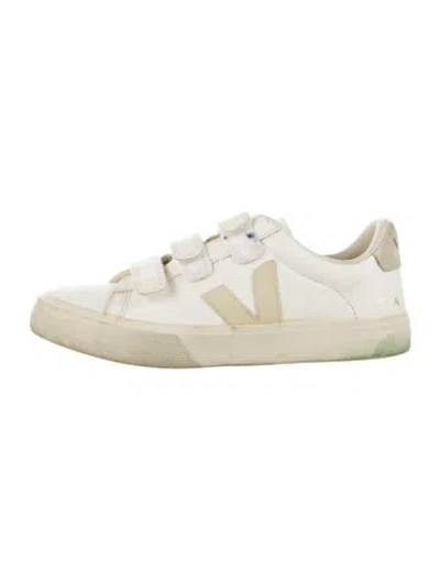 Pre-owned Veja Leather Sneakers In White