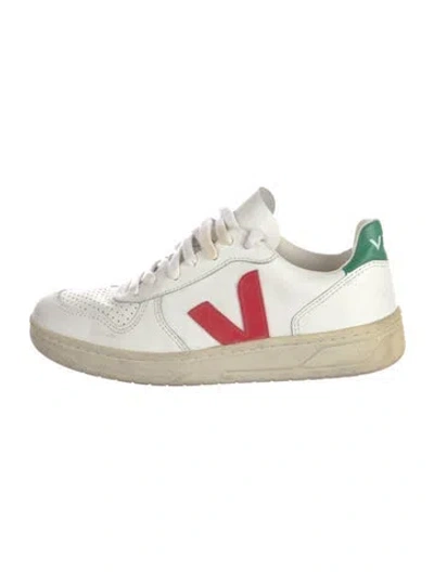 Pre-owned Veja Leather Sneakers In White