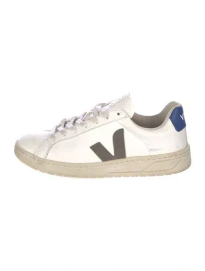 Pre-owned Veja Leather Sneakers In White