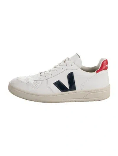 Pre-owned Veja Leather Sneakers In White