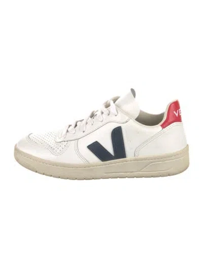 Pre-owned Veja Leather Sneakers In White