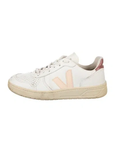 Pre-owned Veja Leather Sneakers In White