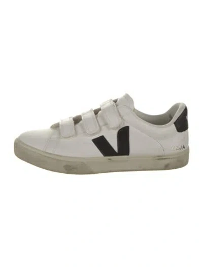 Pre-owned Veja Leather Sneakers In White