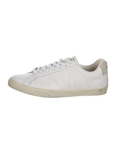 Pre-owned Veja Leather Sneakers In White