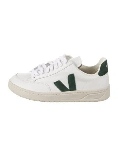 Pre-owned Veja Leather Sneakers In White