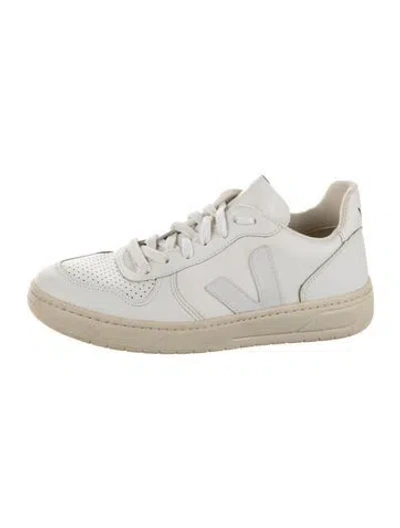 Pre-owned Veja Leather Sneakers In White