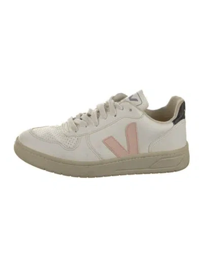 Pre-owned Veja Leather Sneakers In White