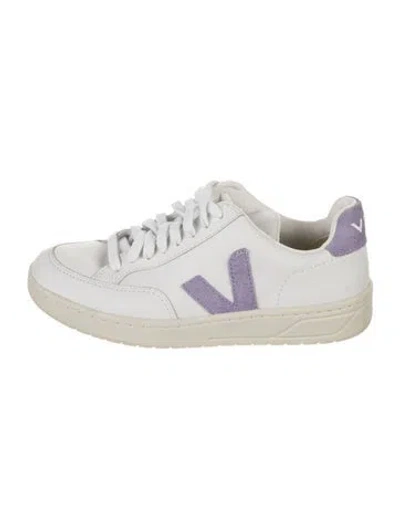 Pre-owned Veja Leather Sneakers In White
