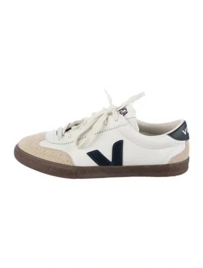 Pre-owned Veja Leather Sneakers In White