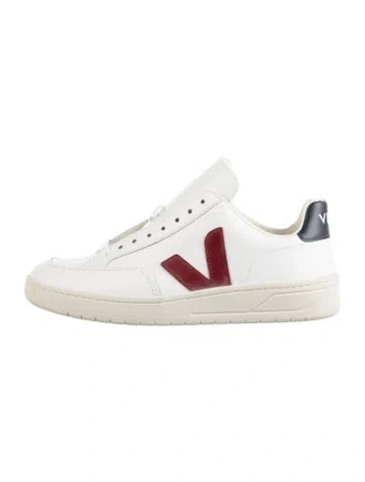 Pre-owned Veja Leather Sneakers In White