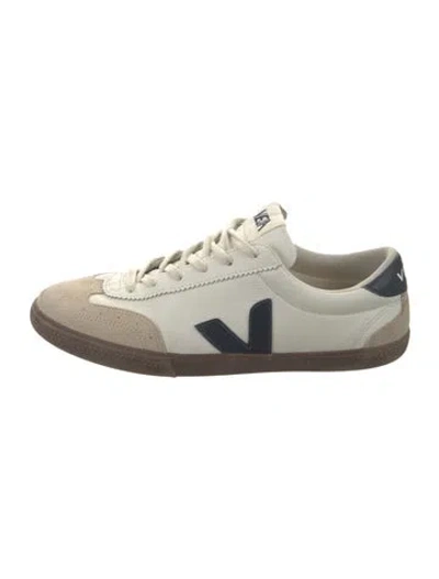 Pre-owned Veja Leather Sneakers In White