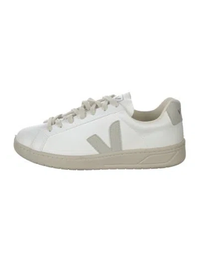 Pre-owned Veja Leather Sneakers In White