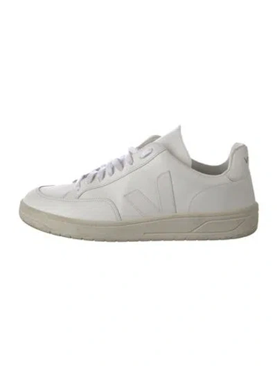 Pre-owned Veja Leather Sneakers In White