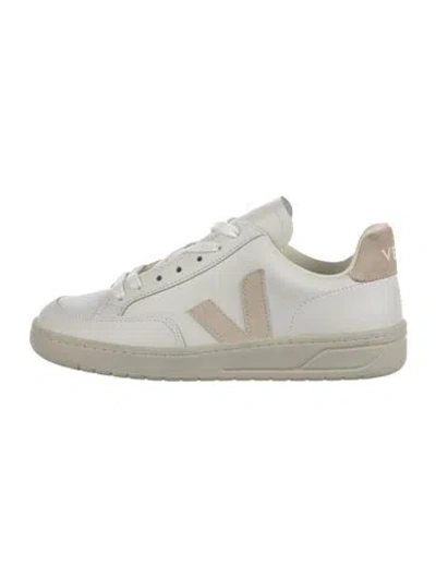 Pre-owned Veja Leather Sneakers In White