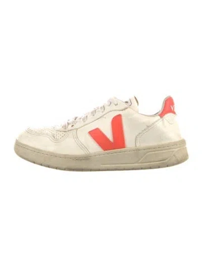 Pre-owned Veja Leather Sneakers In White