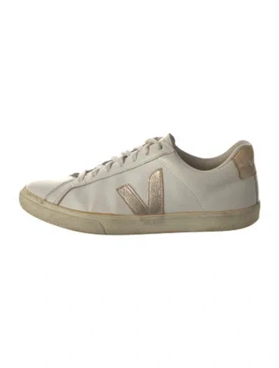 Pre-owned Veja Leather Sneakers In White