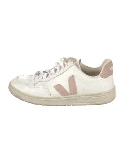 Pre-owned Veja Leather Sneakers In White