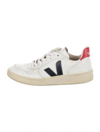 Pre-owned Veja Leather Sneakers In White